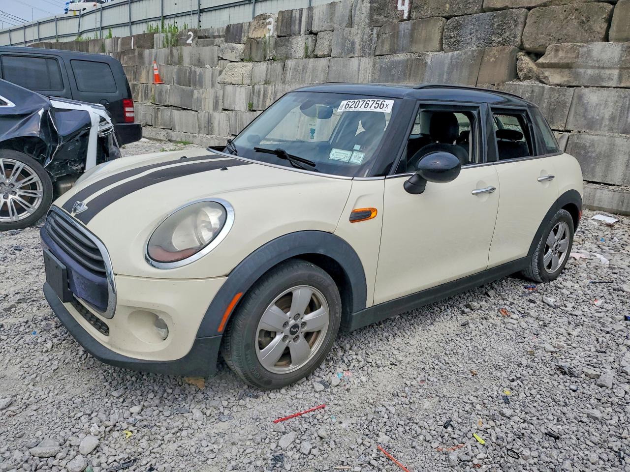 2016 MINI COOPER