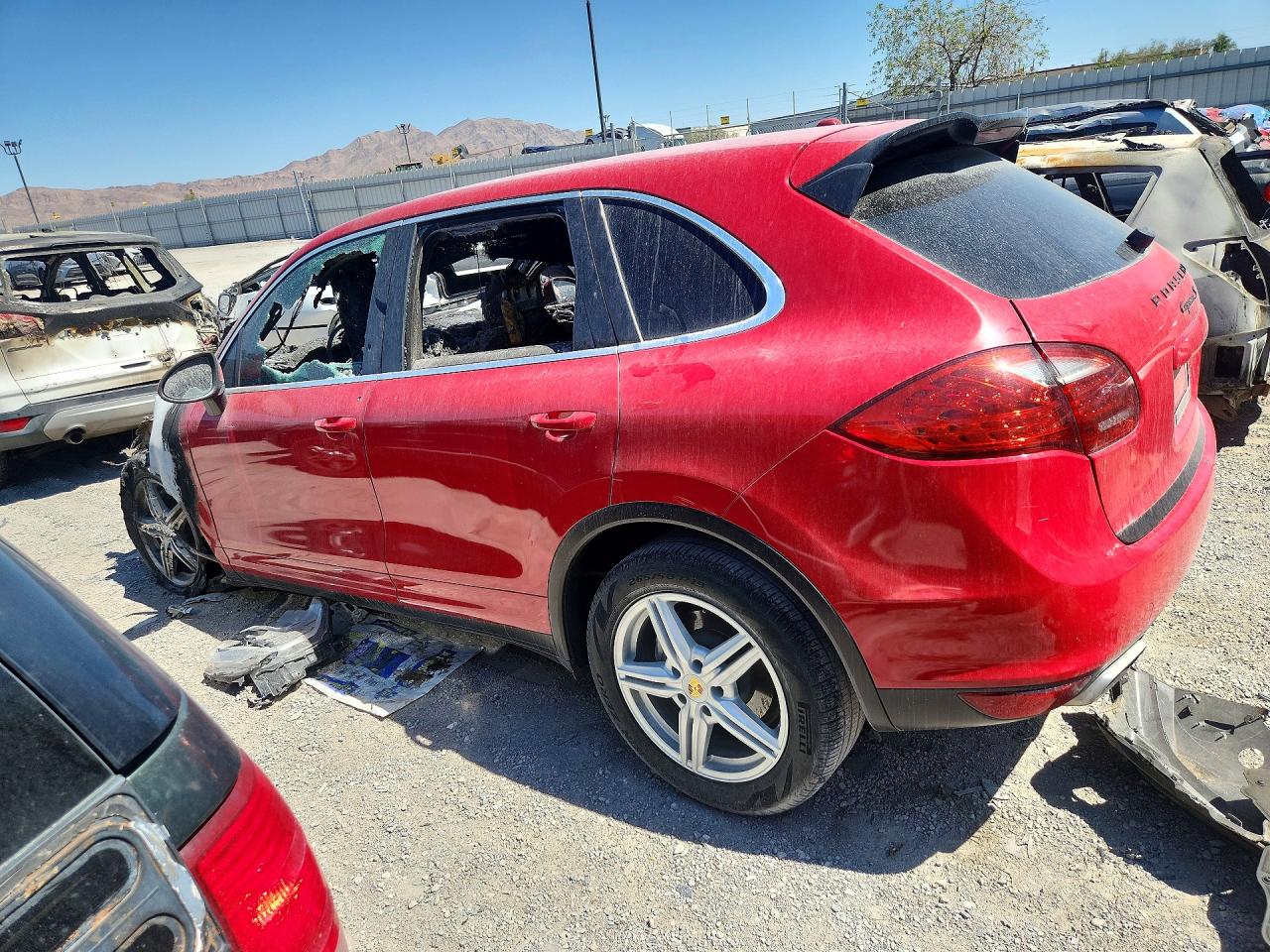 2014 PORSCHE CAYENNE S HYBRID — снимка 2