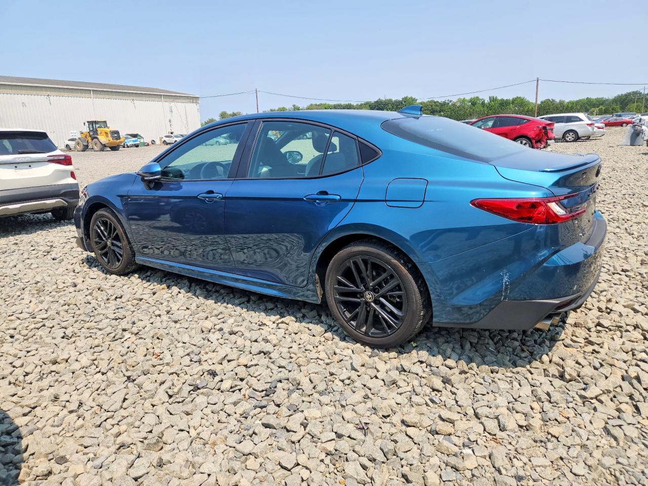 2025 TOYOTA CAMRY SE — снимка 2