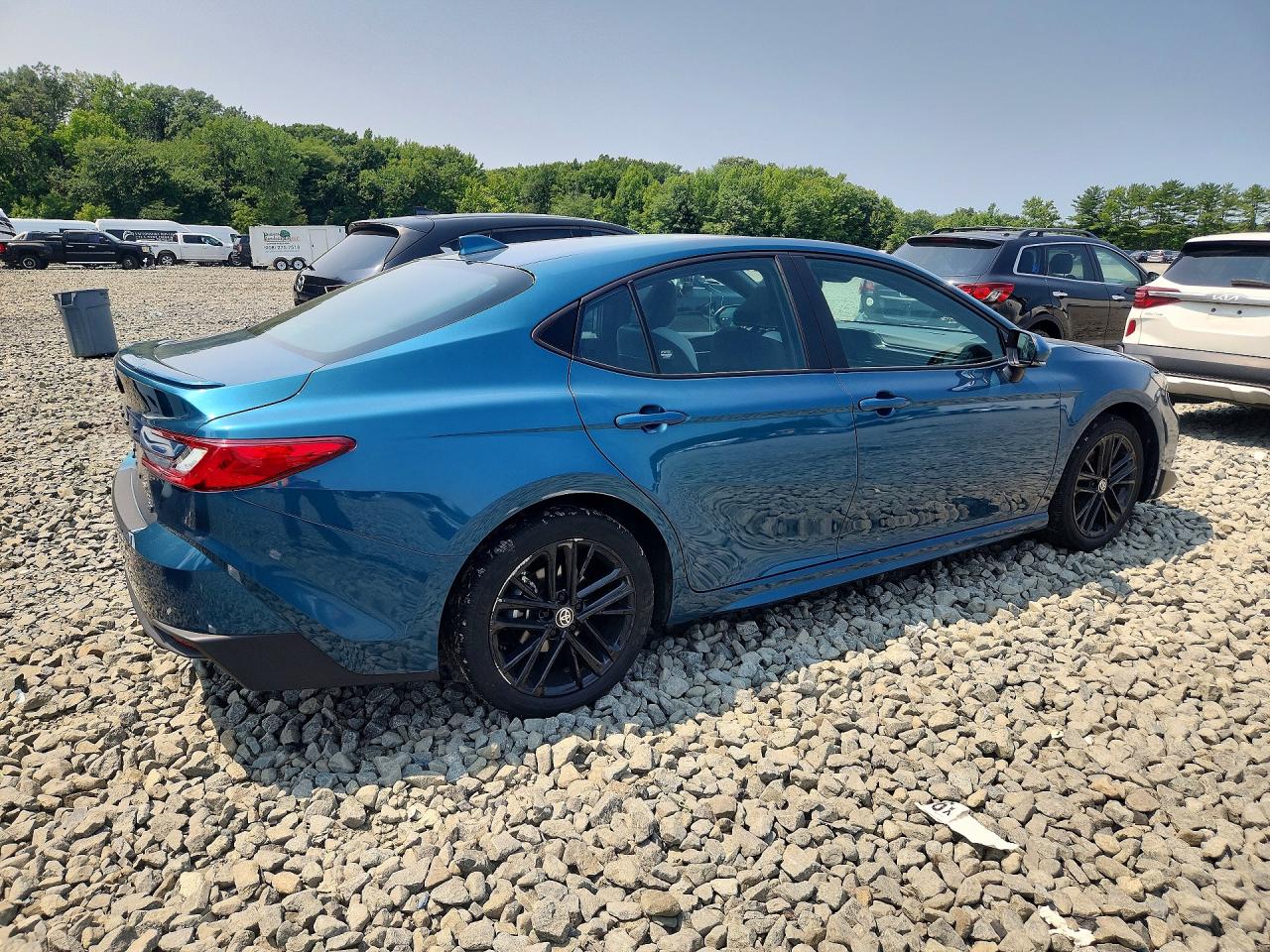 2025 TOYOTA CAMRY SE — снимка 3