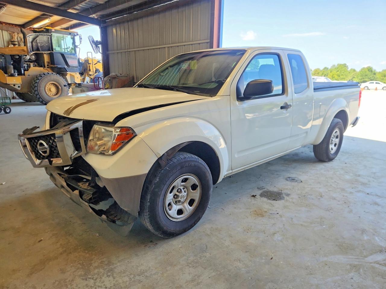 2015 NISSAN FRONTIER S
