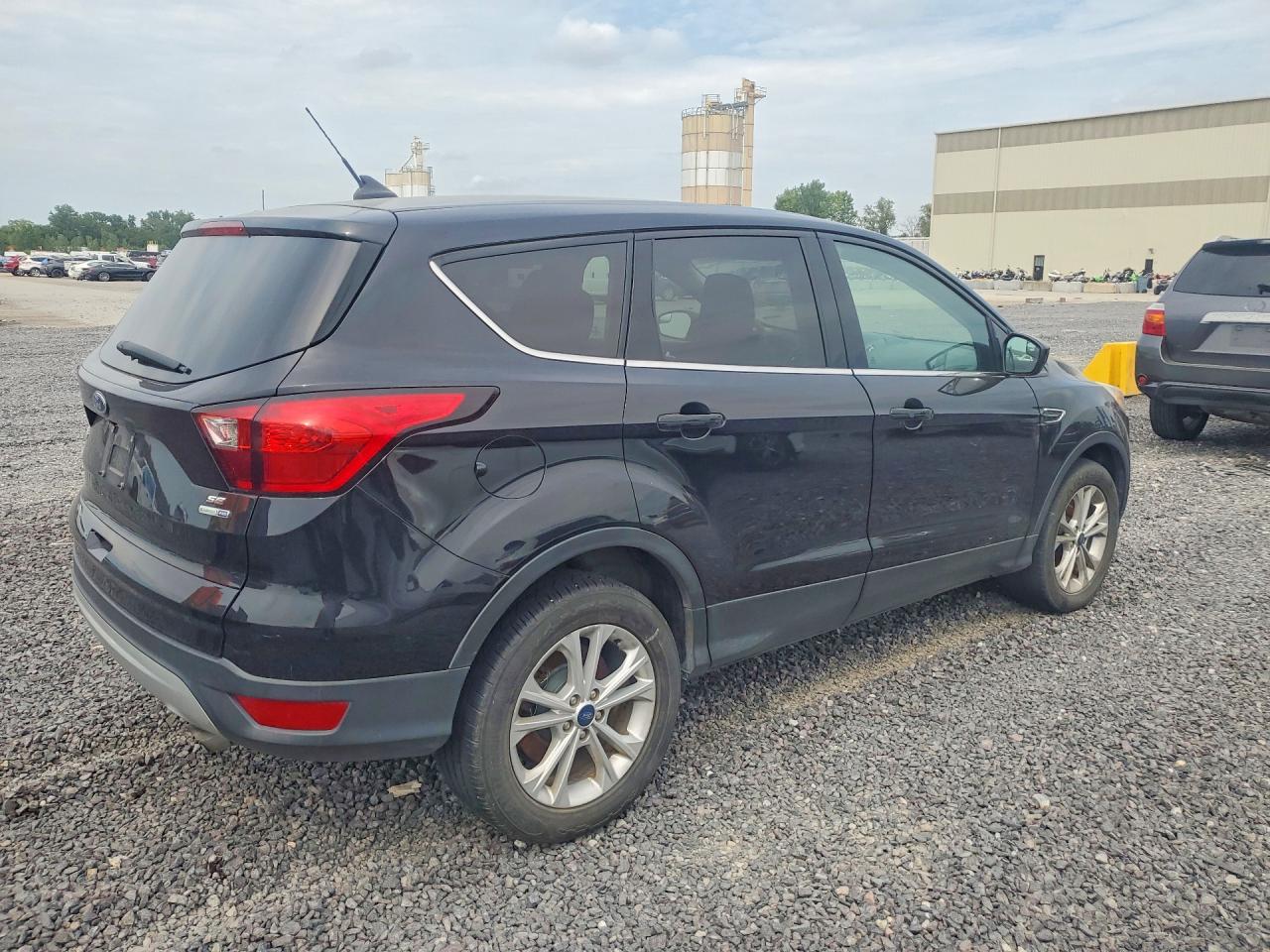 2019 FORD ESCAPE SE — снимка 3