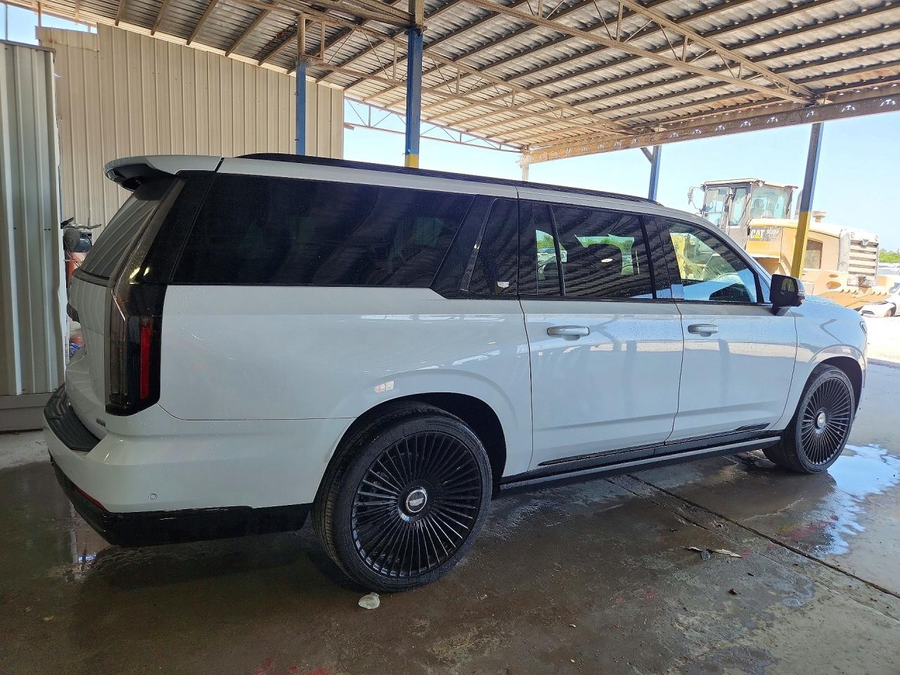 2026 CADILLAC ESCALADE ESV SPORT — photo 3