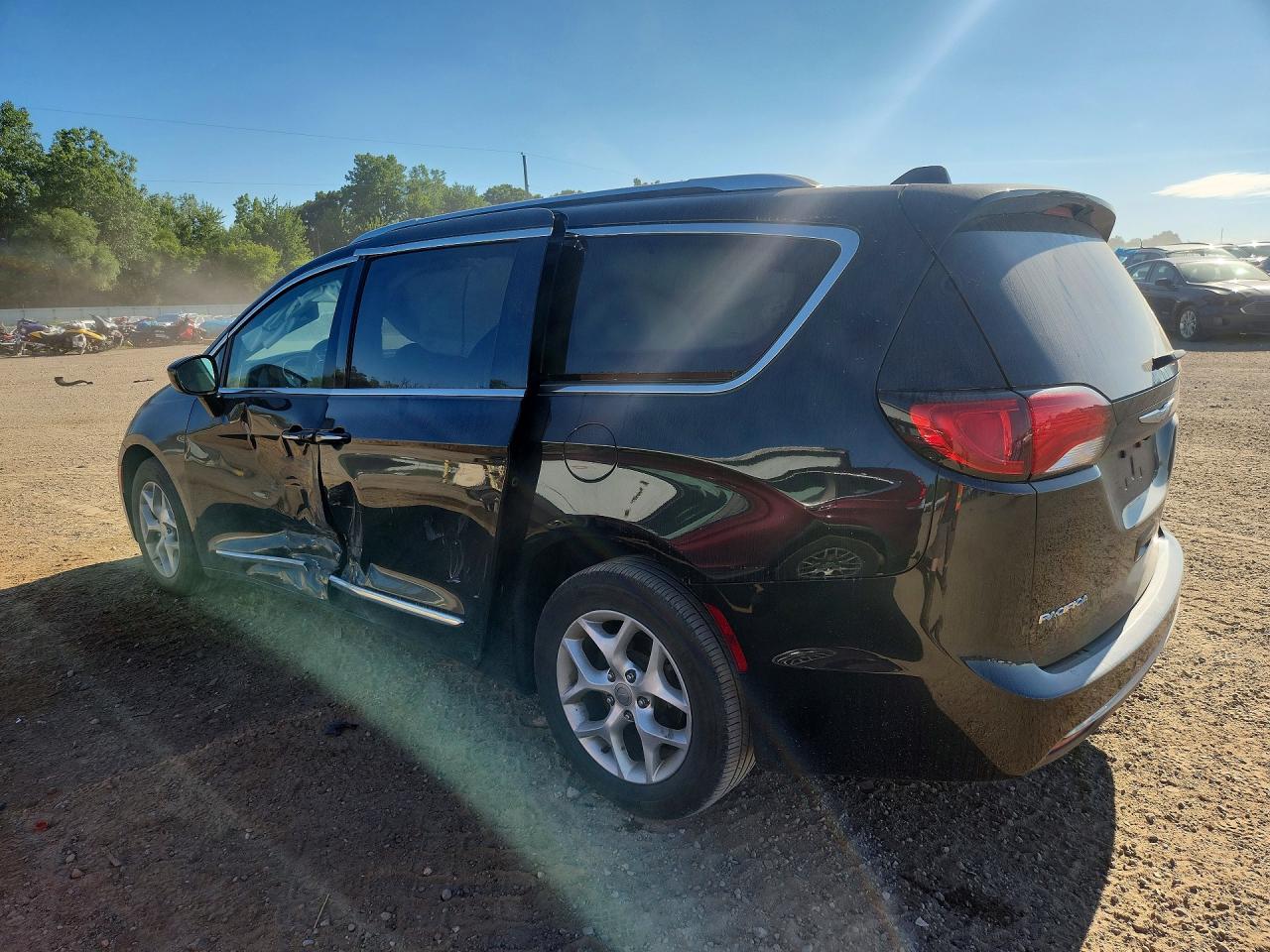 2017 CHRYSLER PACIFICA TOURING L PLUS — снимка 2