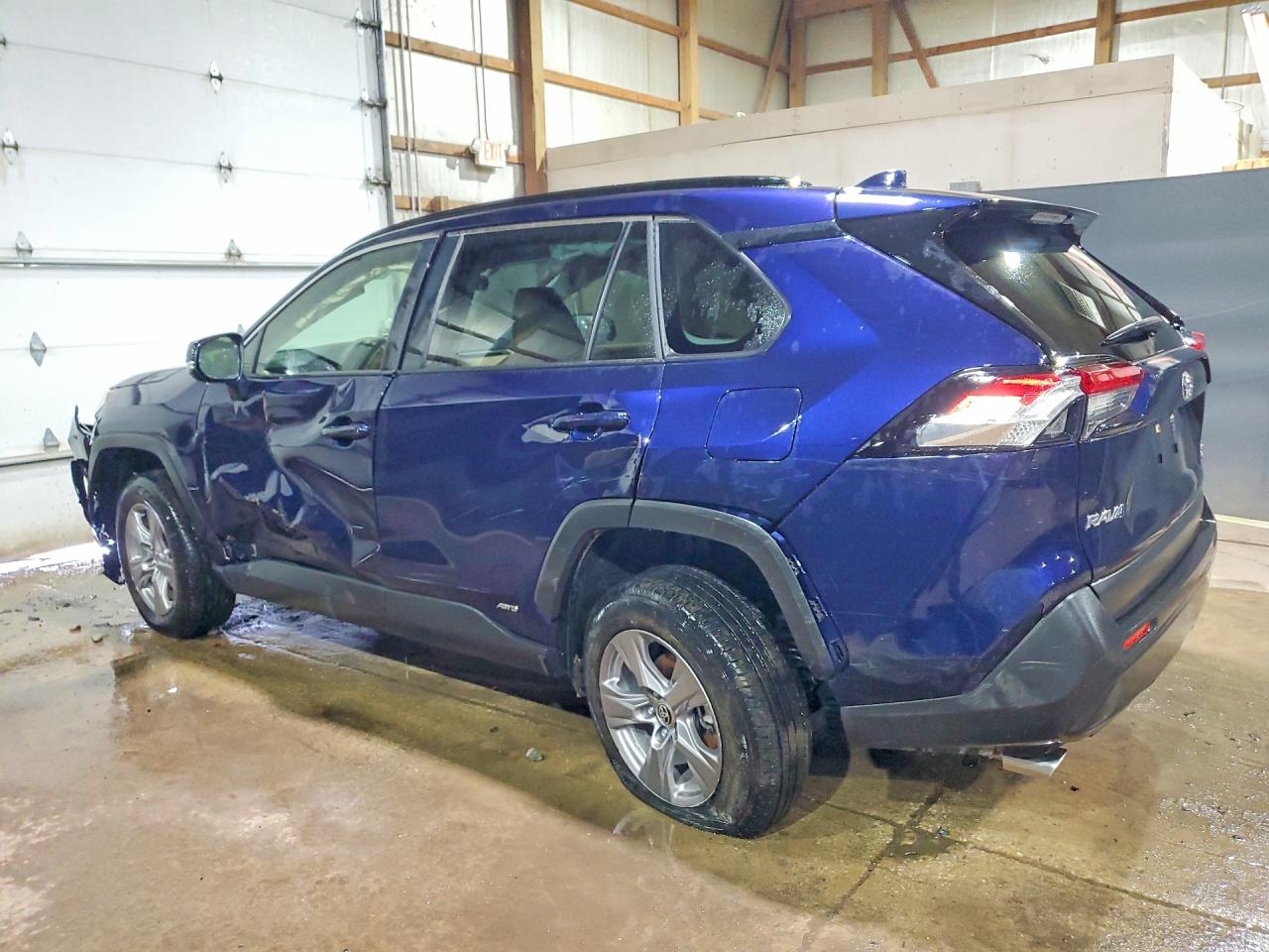 2025 TOYOTA RAV4 HYBRID XLE — снимка 2