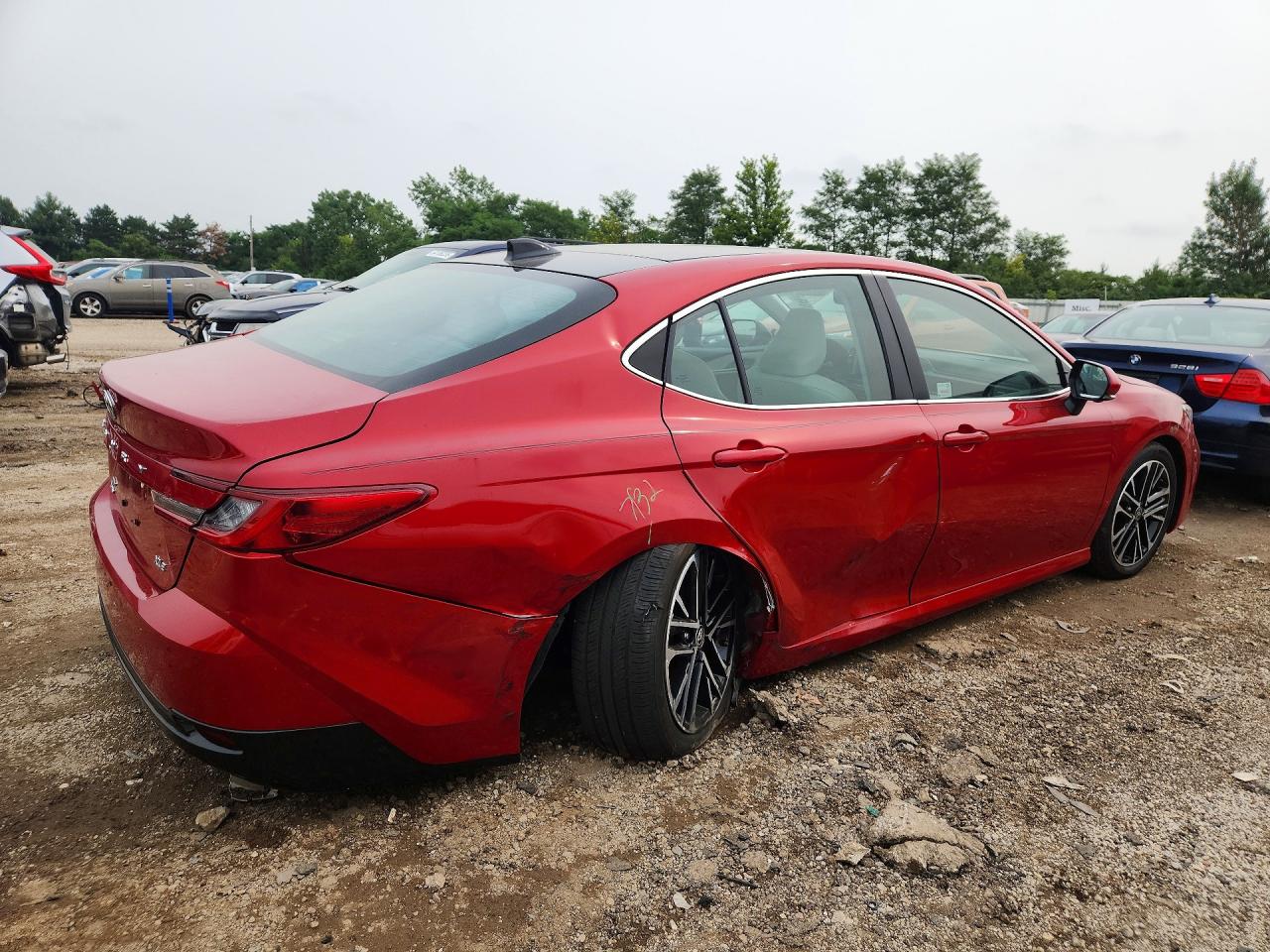 2025 TOYOTA CAMRY XLE — снимка 3