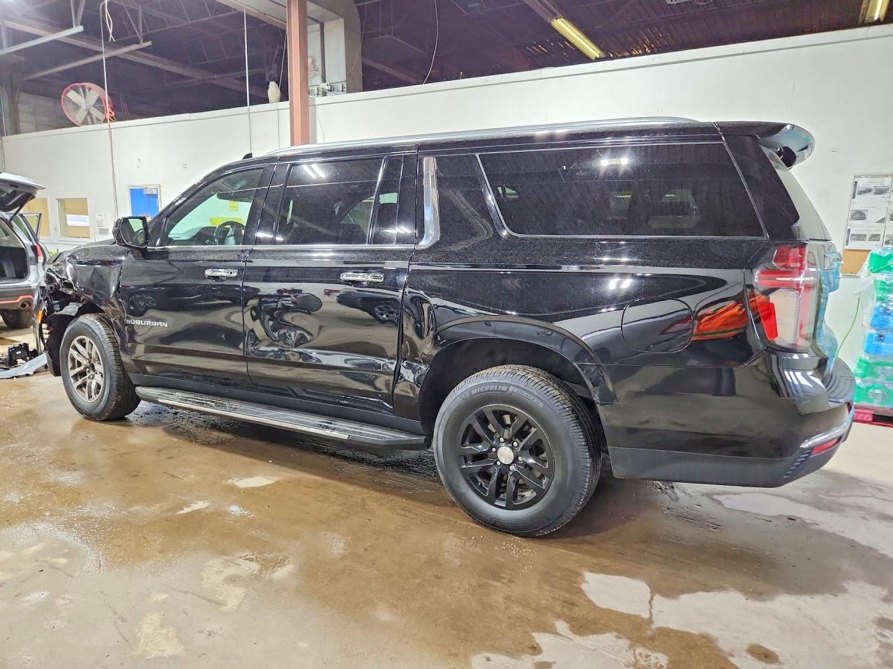 2021 CHEVROLET SUBURBAN K1500 LT — снимка 2