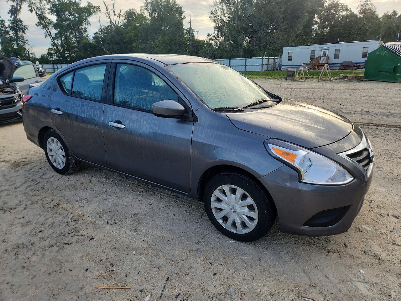 2017 NISSAN VERSA 1.6 SV — снимка 4