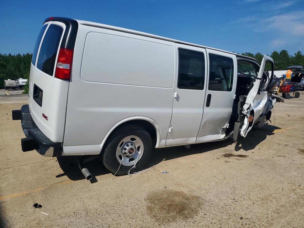 2021 GMC SAVANA G2500 — снимка 3
