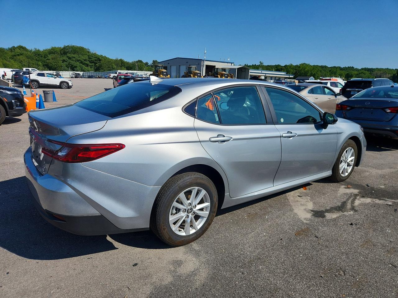 2026 TOYOTA CAMRY LE — снимка 3