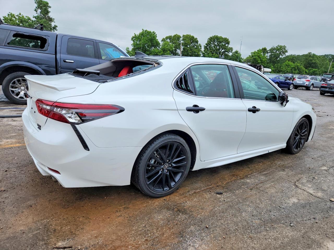 2024 TOYOTA CAMRY XSE — снимка 3
