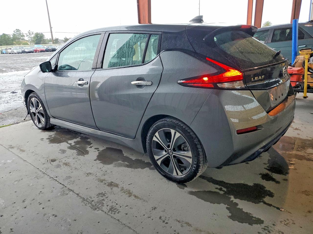 2020 NISSAN LEAF SV — снимка 2