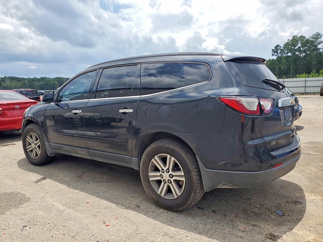 2015 CHEVROLET TRAVERSE LT — снимка 2