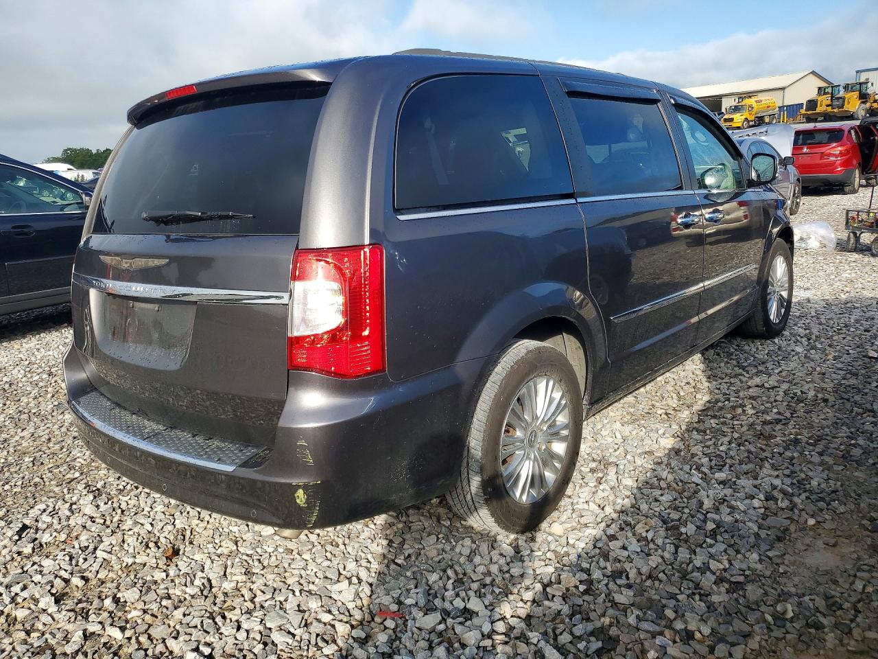 2015 CHRYSLER TOWN & COUNTRY TOURING L — снимка 3