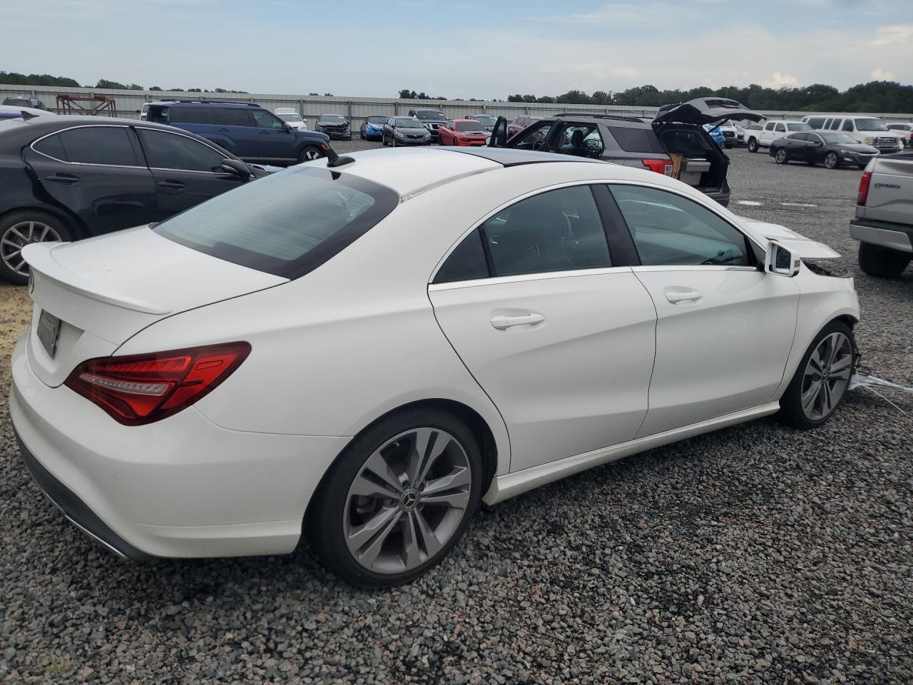 2019 MERCEDES-BENZ CLA 250 — снимка 3