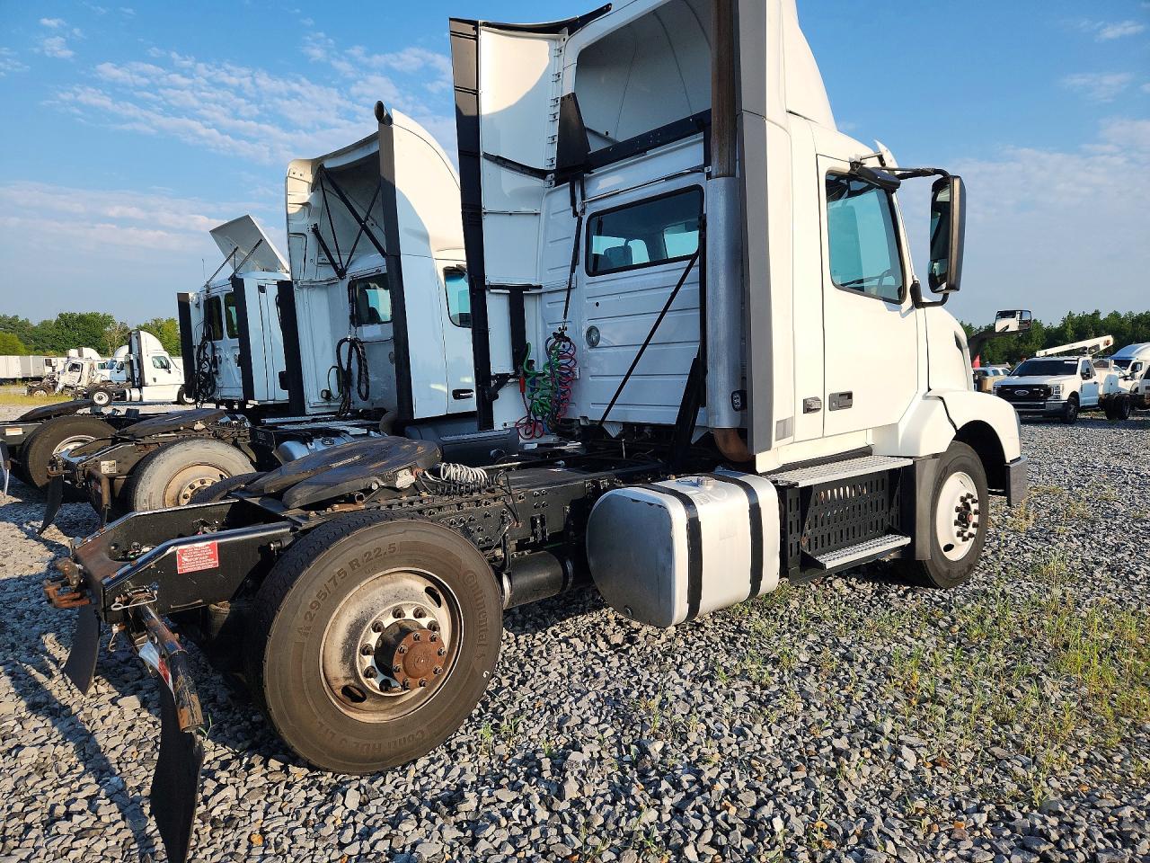 2017 VOLVO VN VNL — снимка 3
