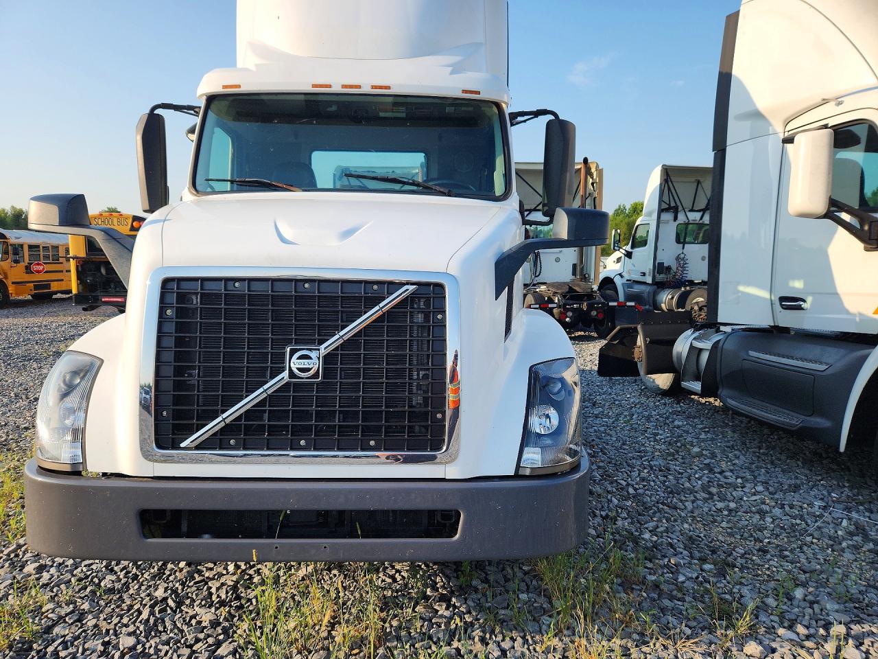 2017 VOLVO VN VNL — снимка 5
