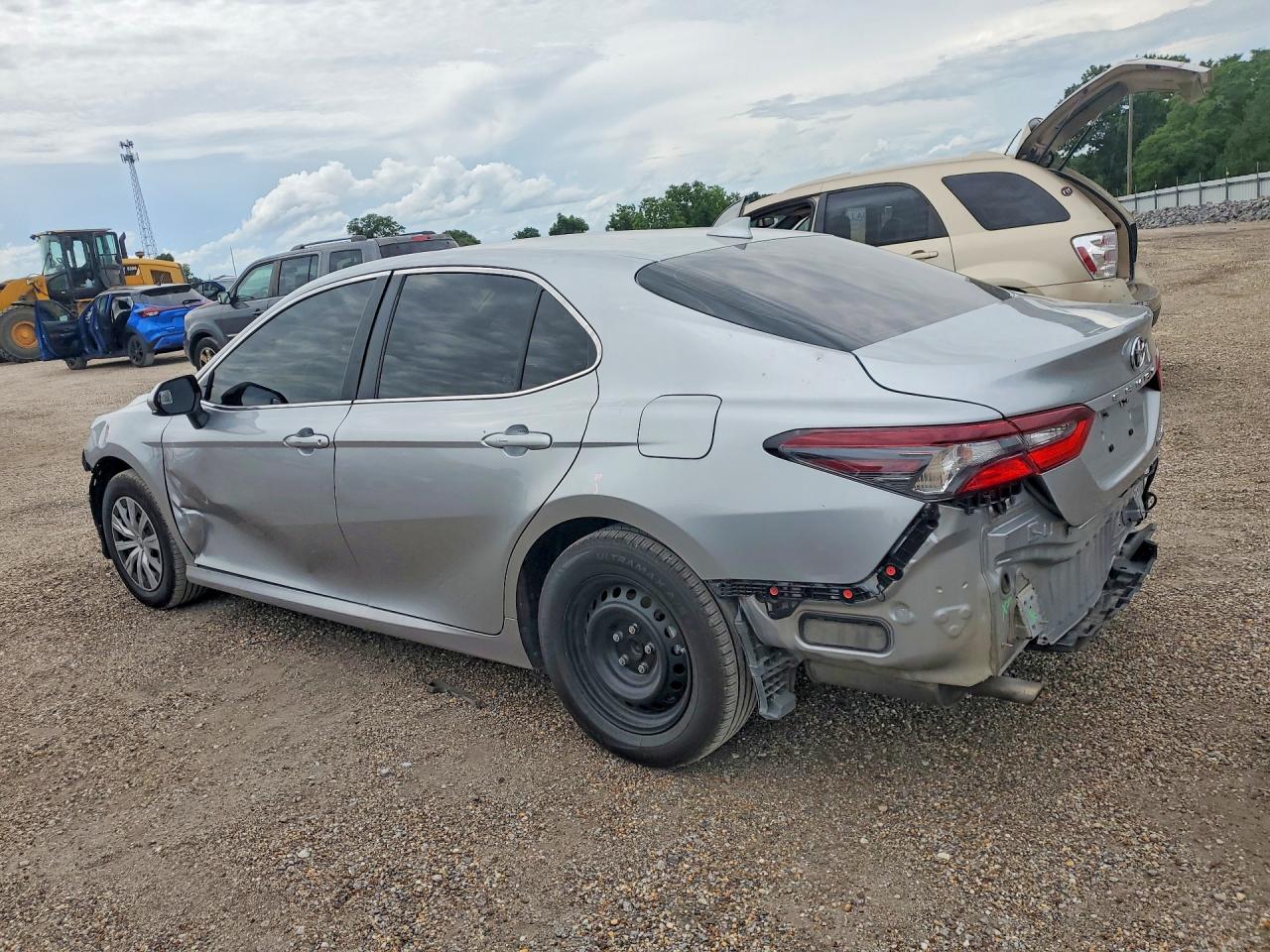 2024 TOYOTA CAMRY LE — снимка 2
