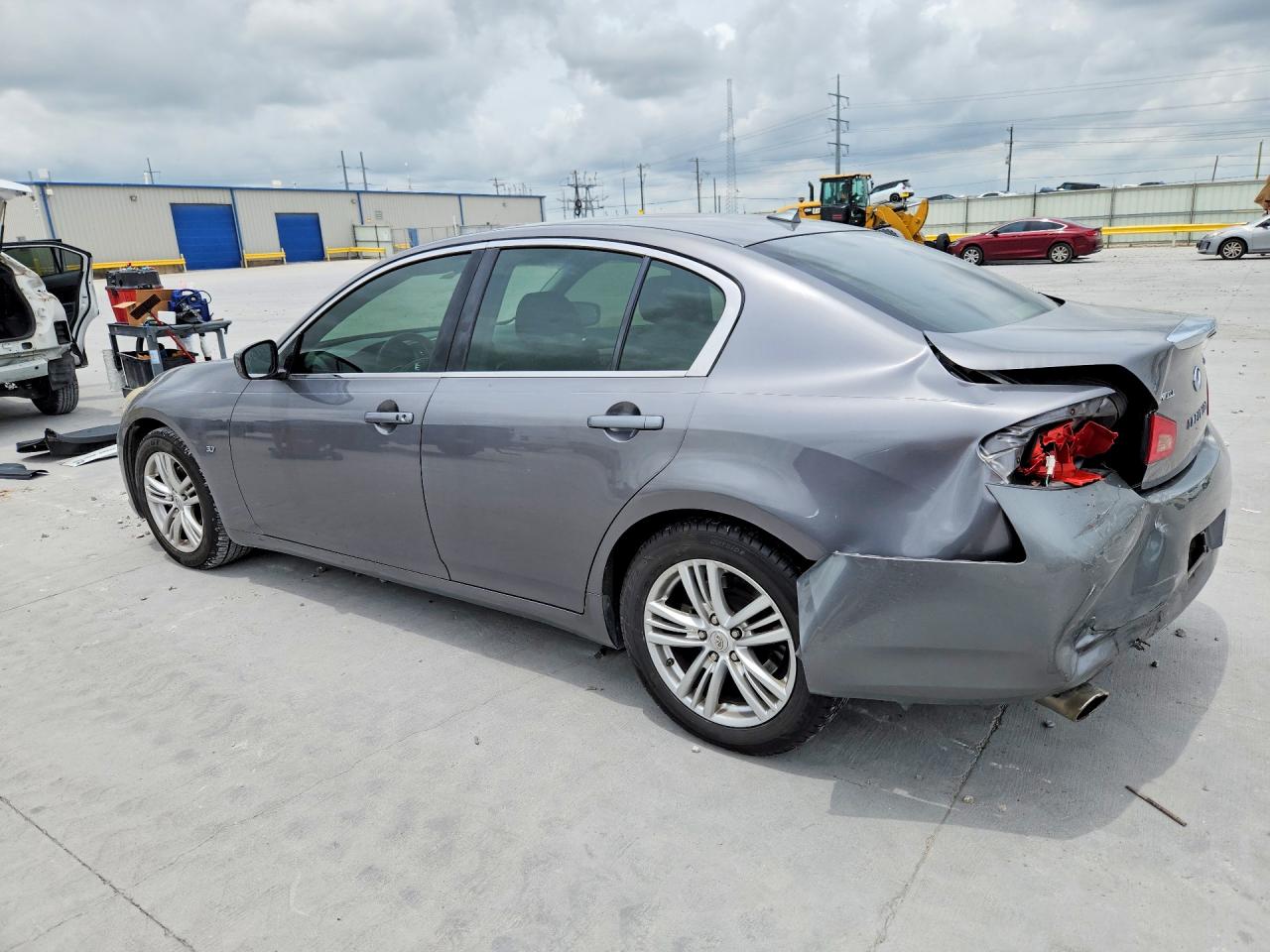 2015 INFINITI Q40 BASE — снимка 2