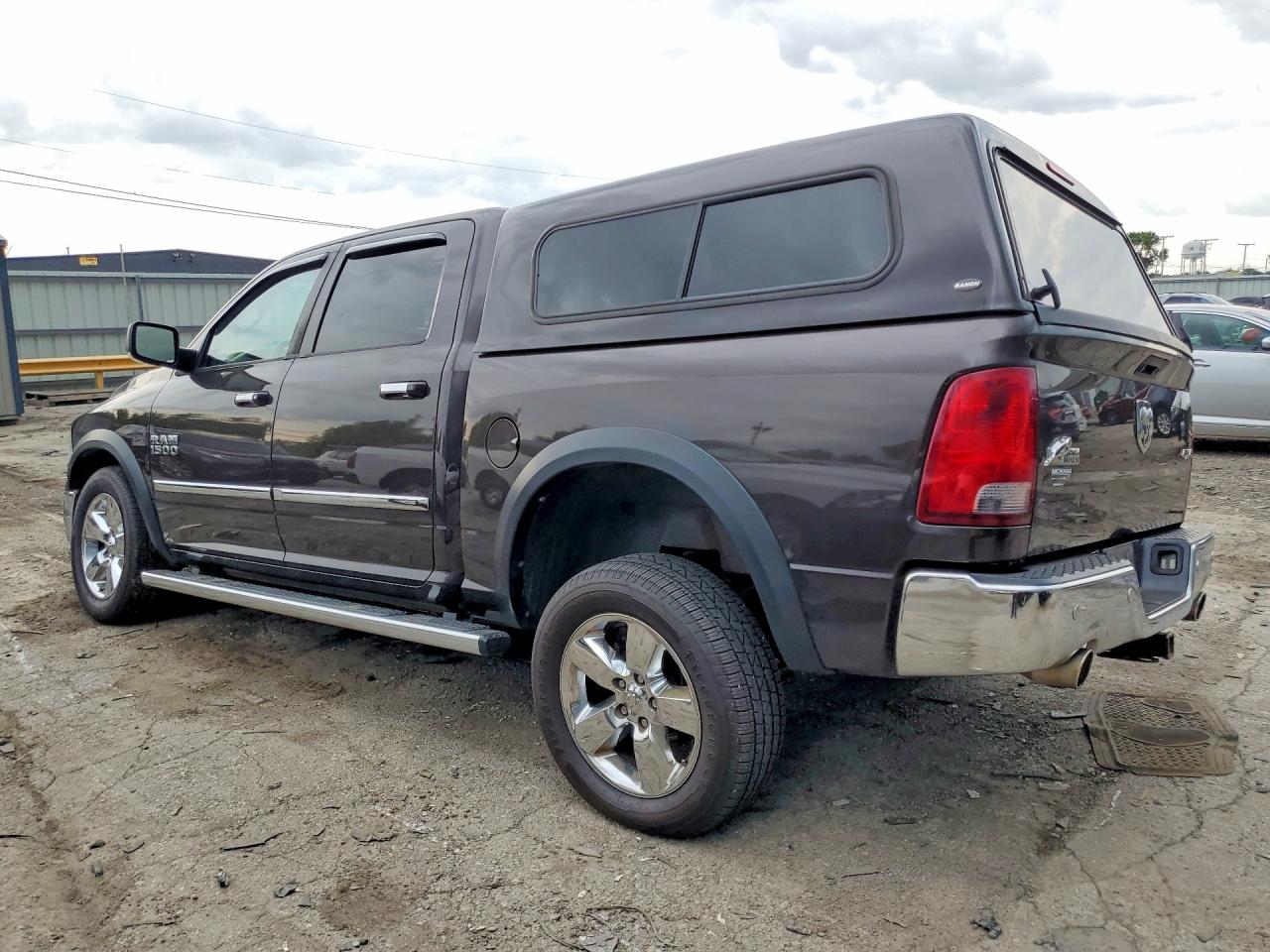 2016 RAM 1500 SLT — снимка 2