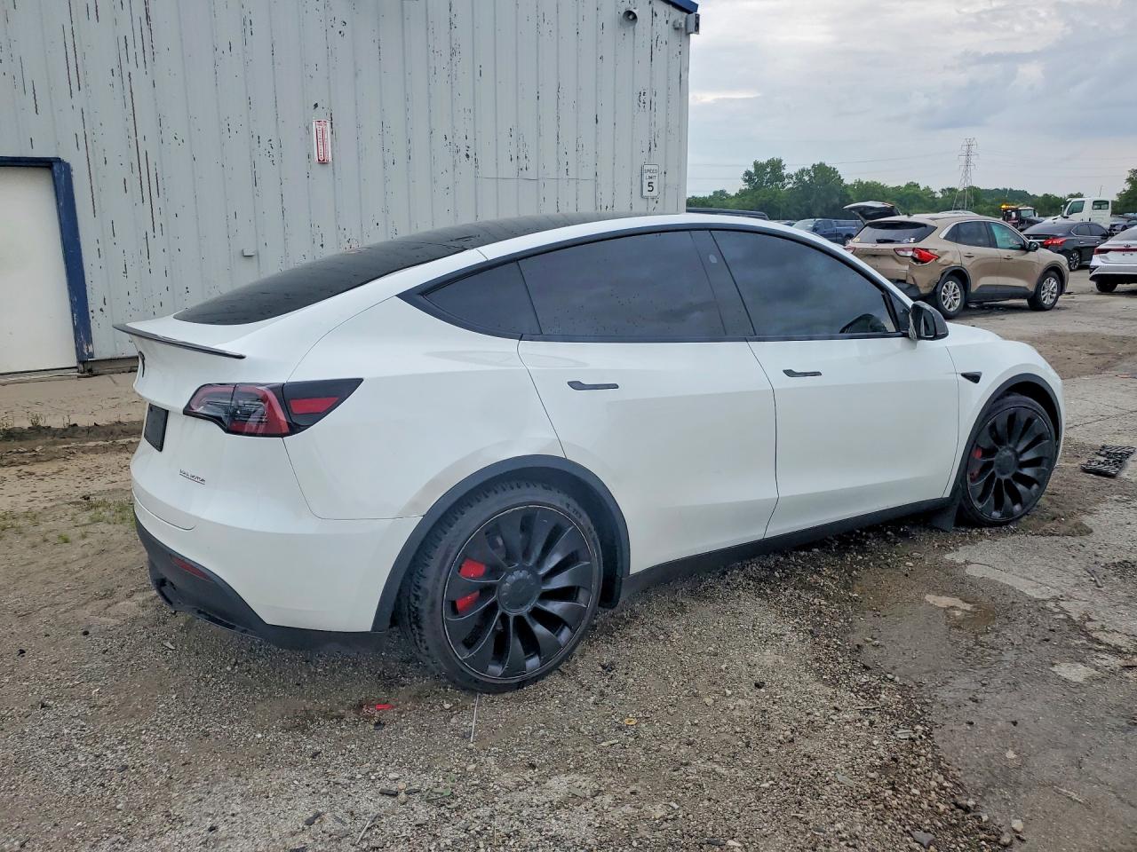 2023 TESLA MODEL Y — снимка 3