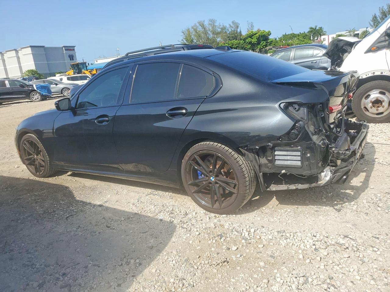 2023 BMW 330I — снимка 2