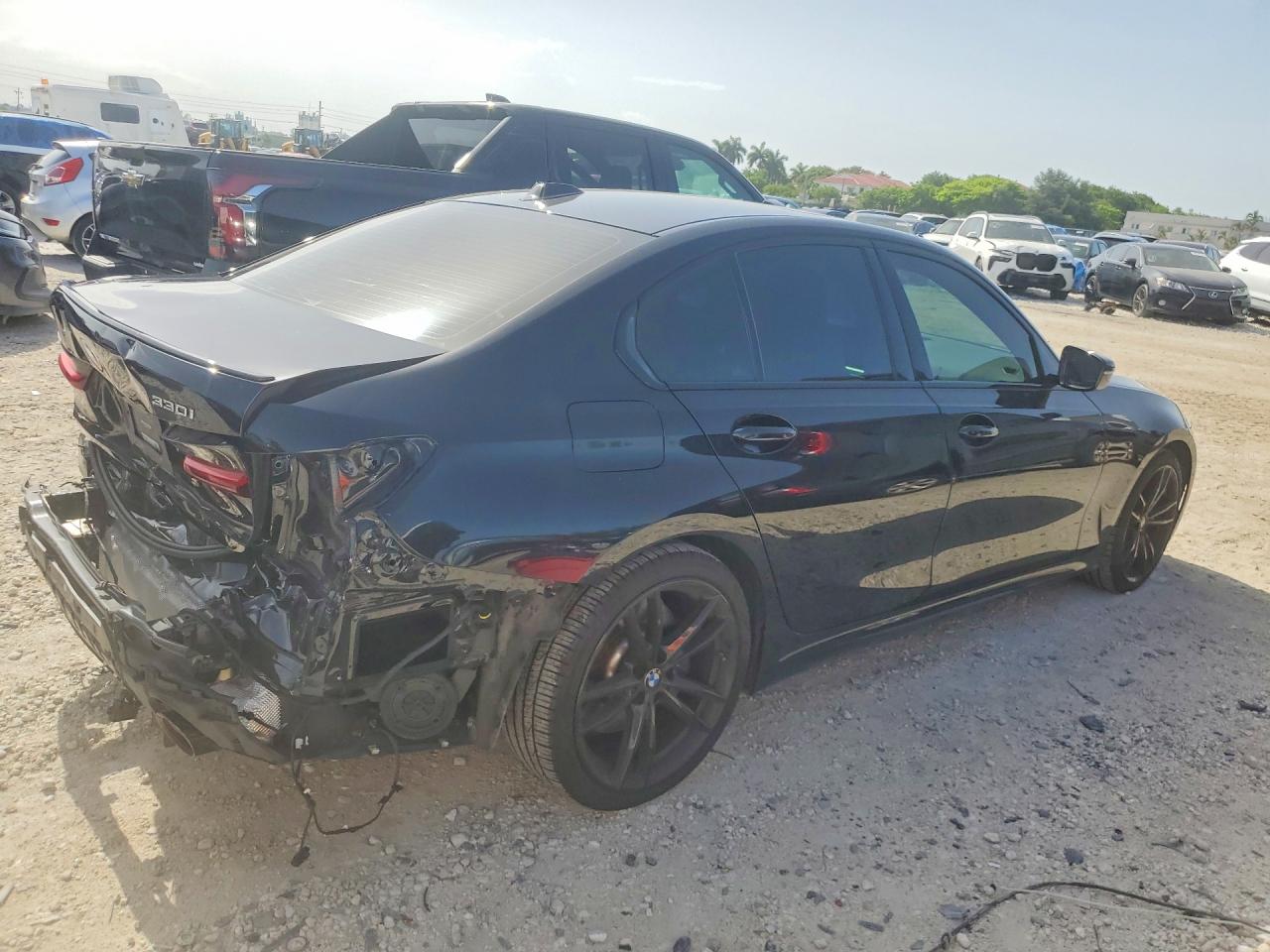 2023 BMW 330I — снимка 3