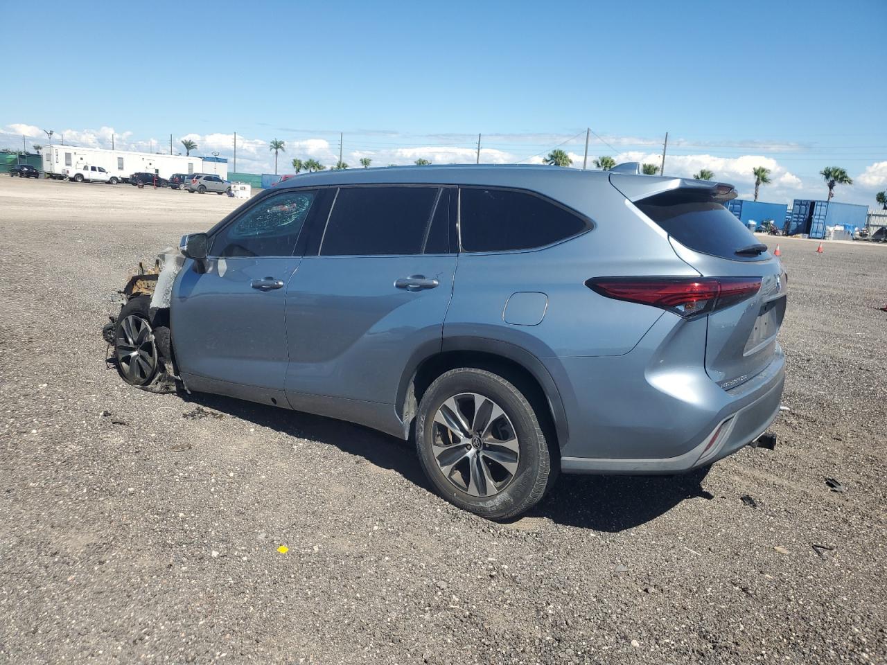 2021 TOYOTA HIGHLANDER XLE — снимка 2