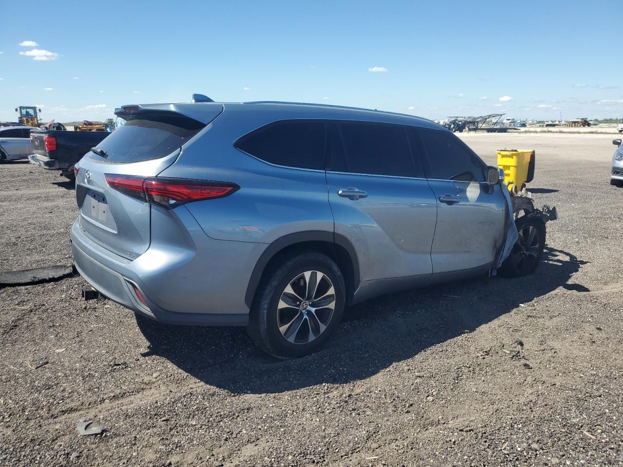 2021 TOYOTA HIGHLANDER XLE — снимка 3