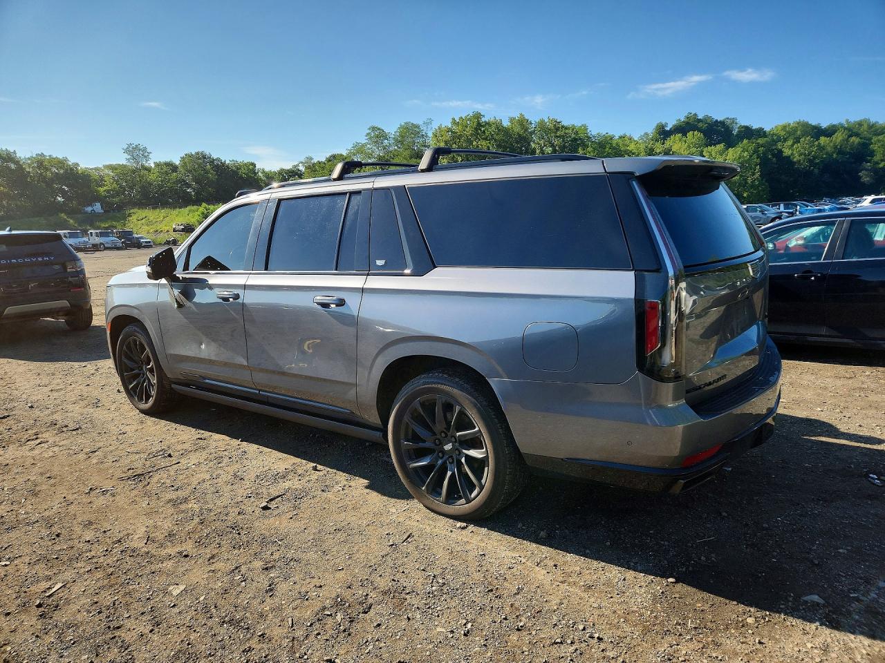 2022 CADILLAC ESCALADE ESV SPORT PLATINUM — снимка 2