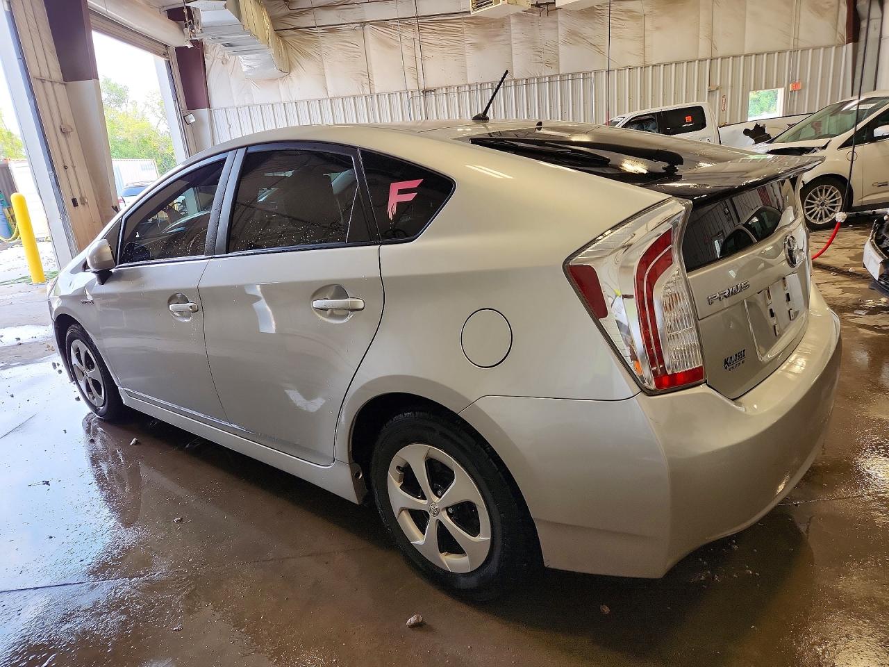2015 TOYOTA PRIUS TWO — снимка 2