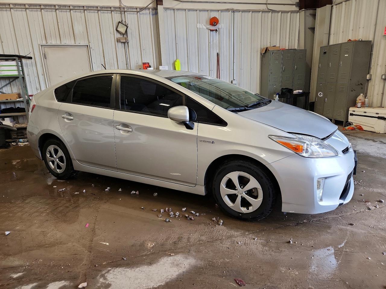 2015 TOYOTA PRIUS TWO — снимка 4