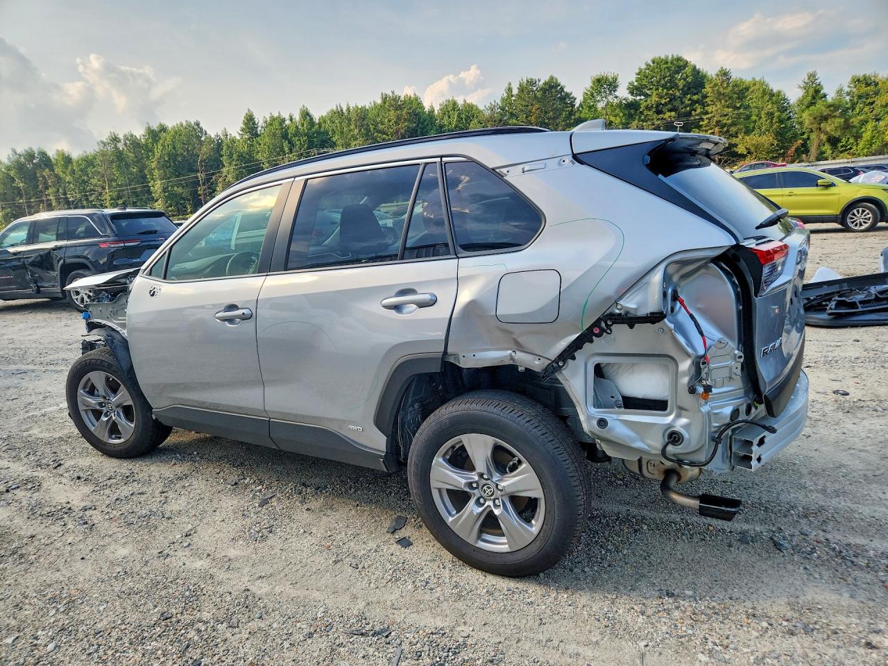 2025 TOYOTA RAV4 HYBRID XLE — снимка 2