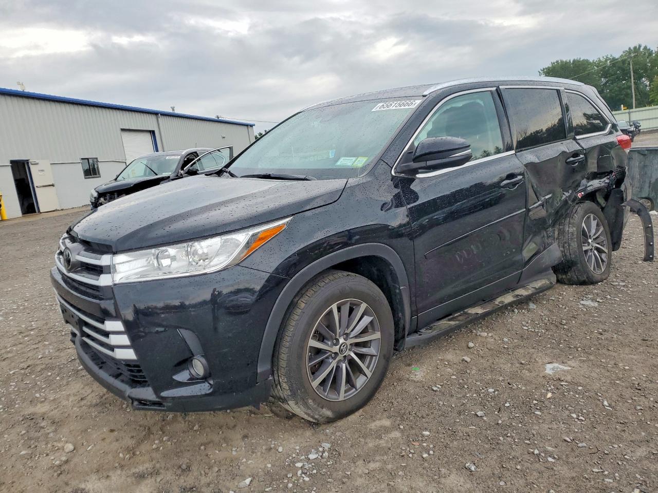 2019 TOYOTA HIGHLANDER XLE
