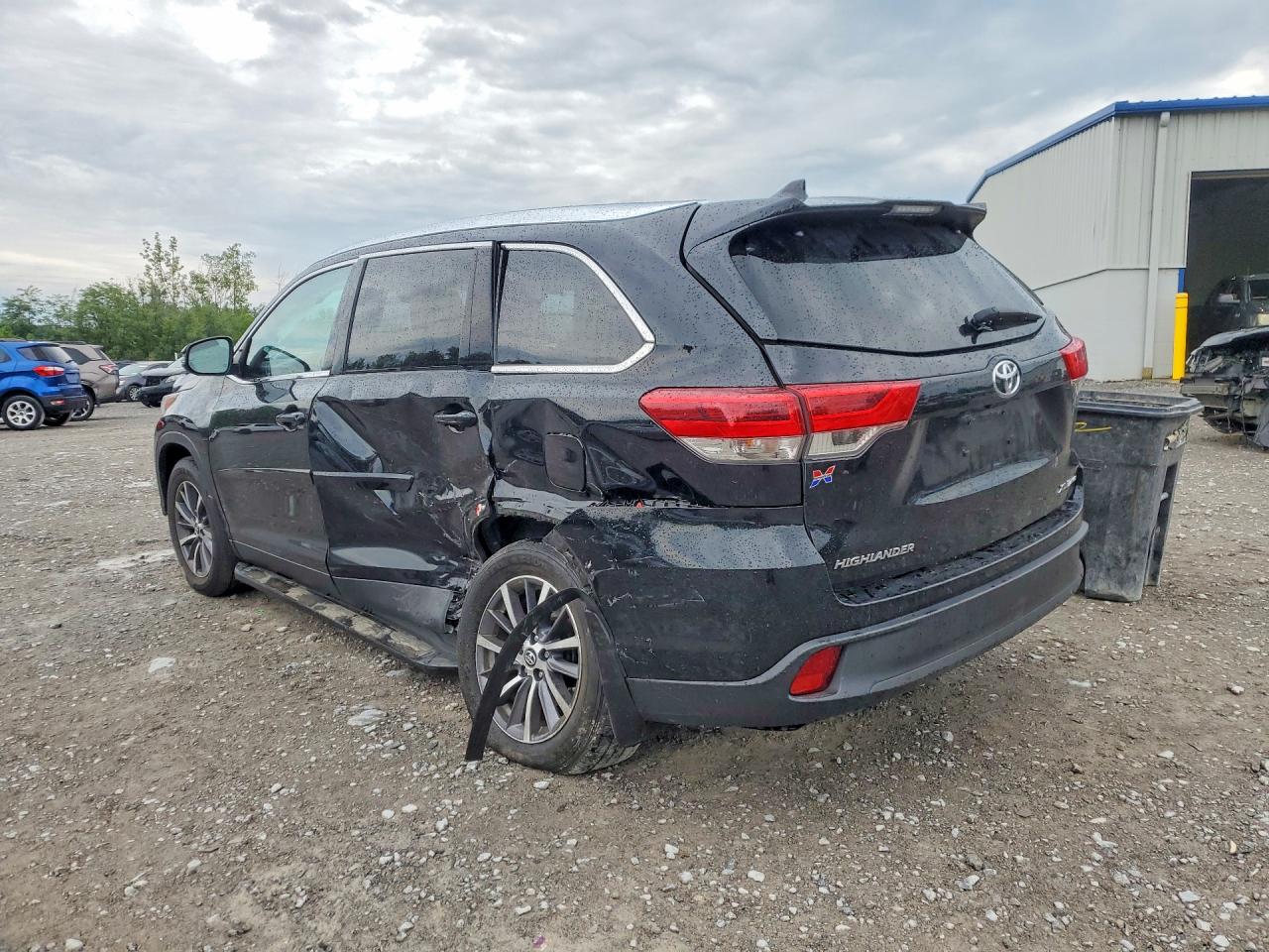2019 TOYOTA HIGHLANDER XLE — снимка 2