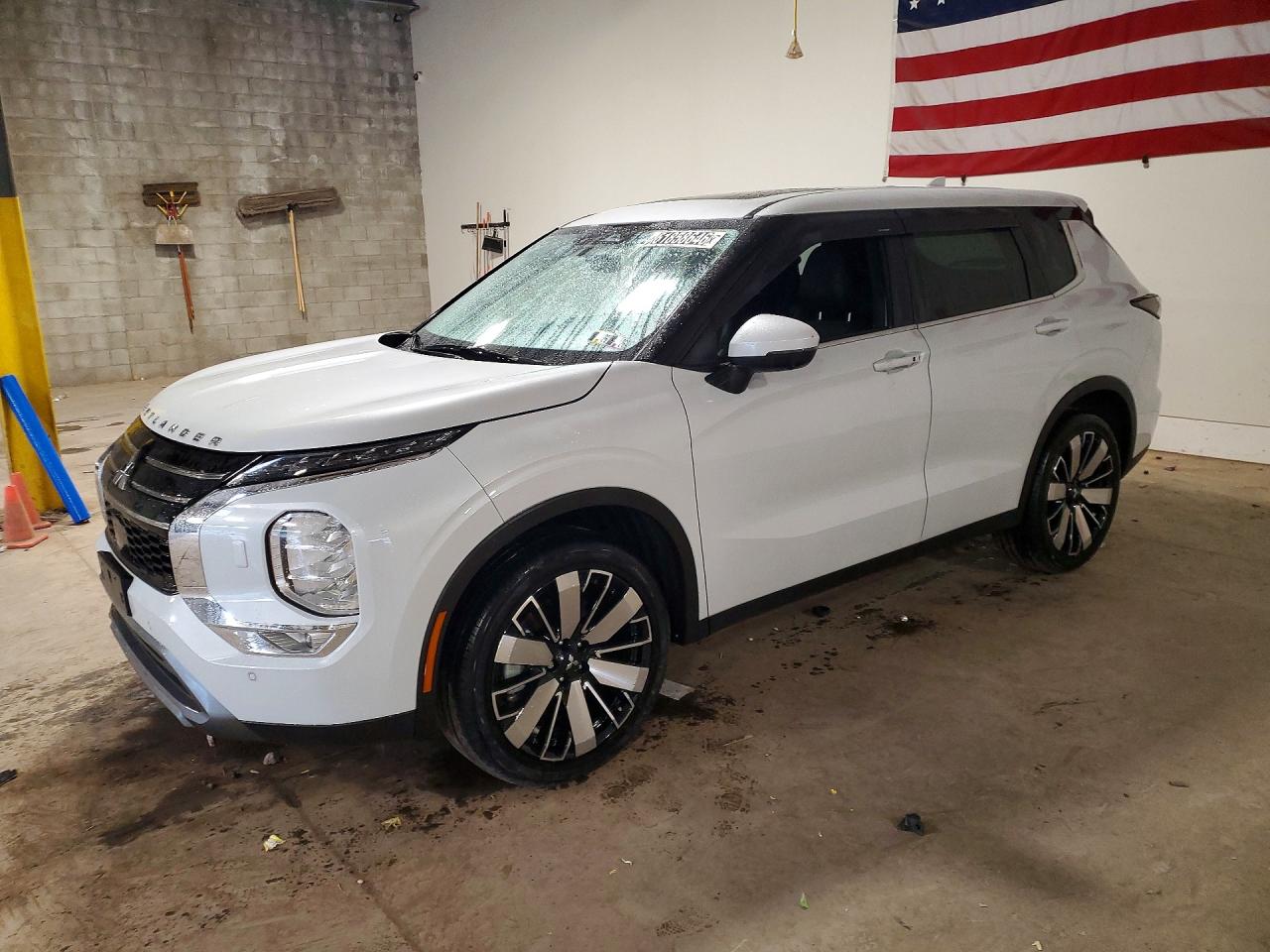 2025 MITSUBISHI OUTLANDER SE