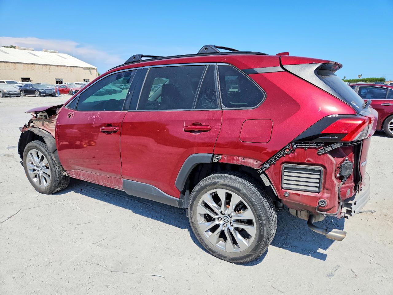2021 TOYOTA RAV4 XLE PREMIUM — снимка 2
