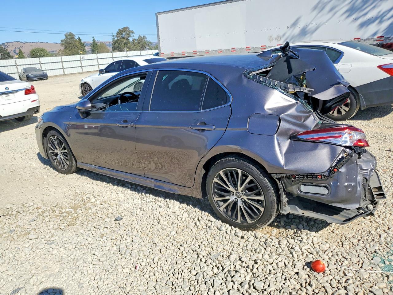 2020 TOYOTA CAMRY SE — снимка 2