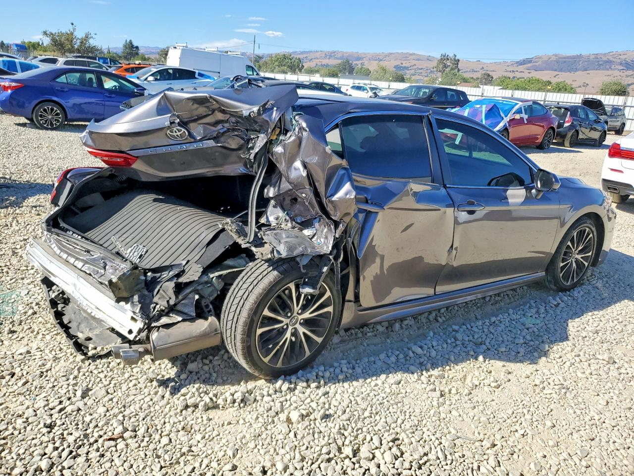 2020 TOYOTA CAMRY SE — снимка 3