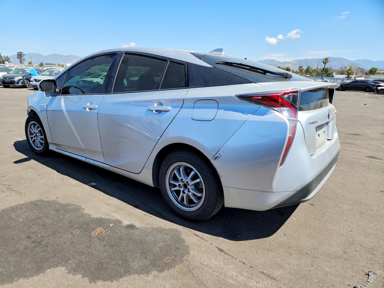 2016 TOYOTA PRIUS THREE — снимка 2