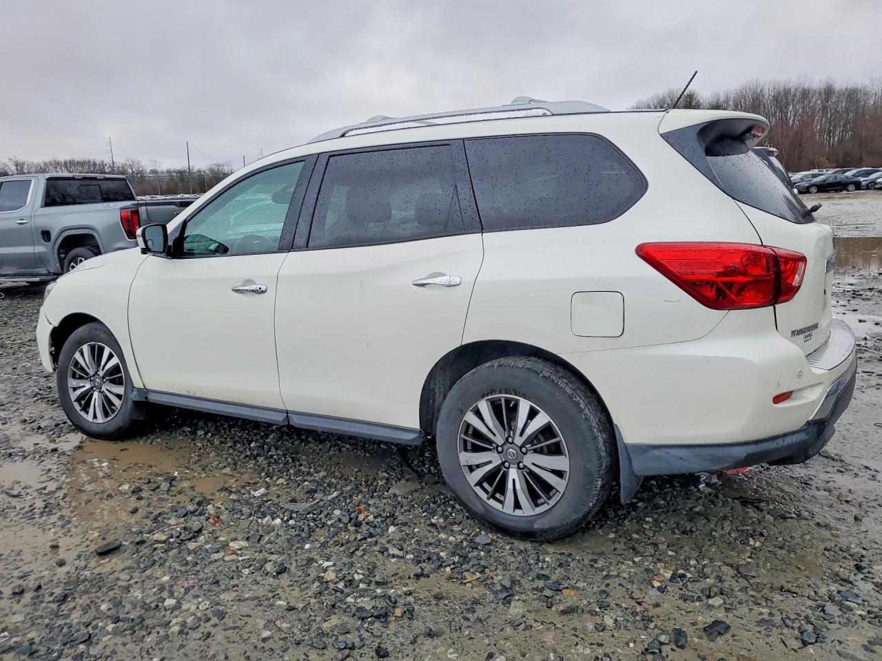 2017 NISSAN PATHFINDER SL — снимка 2