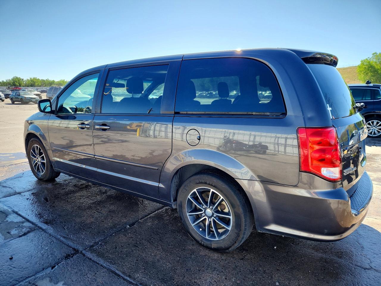 2016 DODGE GRAND CARAVAN SXT — снимка 2