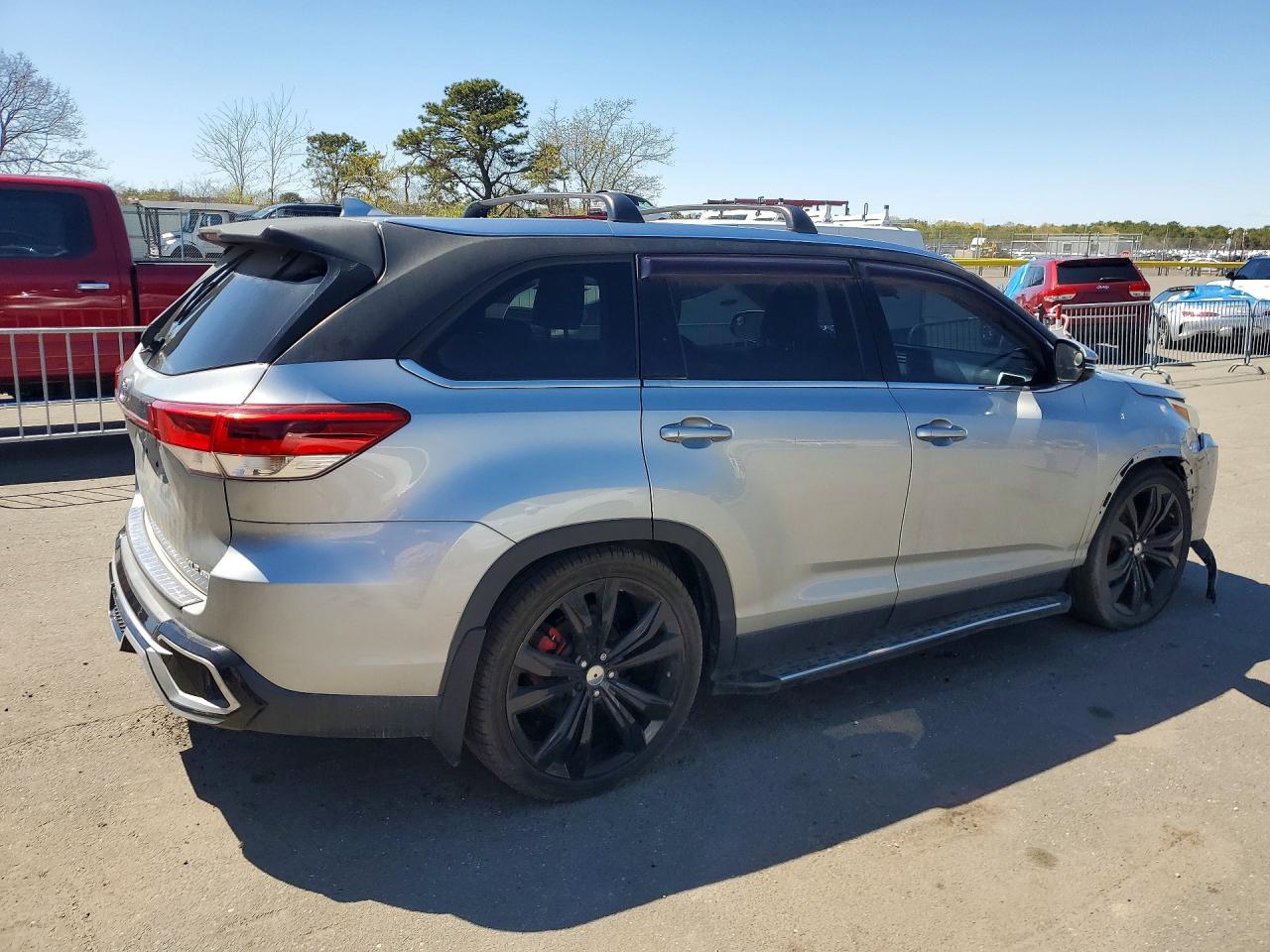 2019 TOYOTA HIGHLANDER XLE — снимка 3