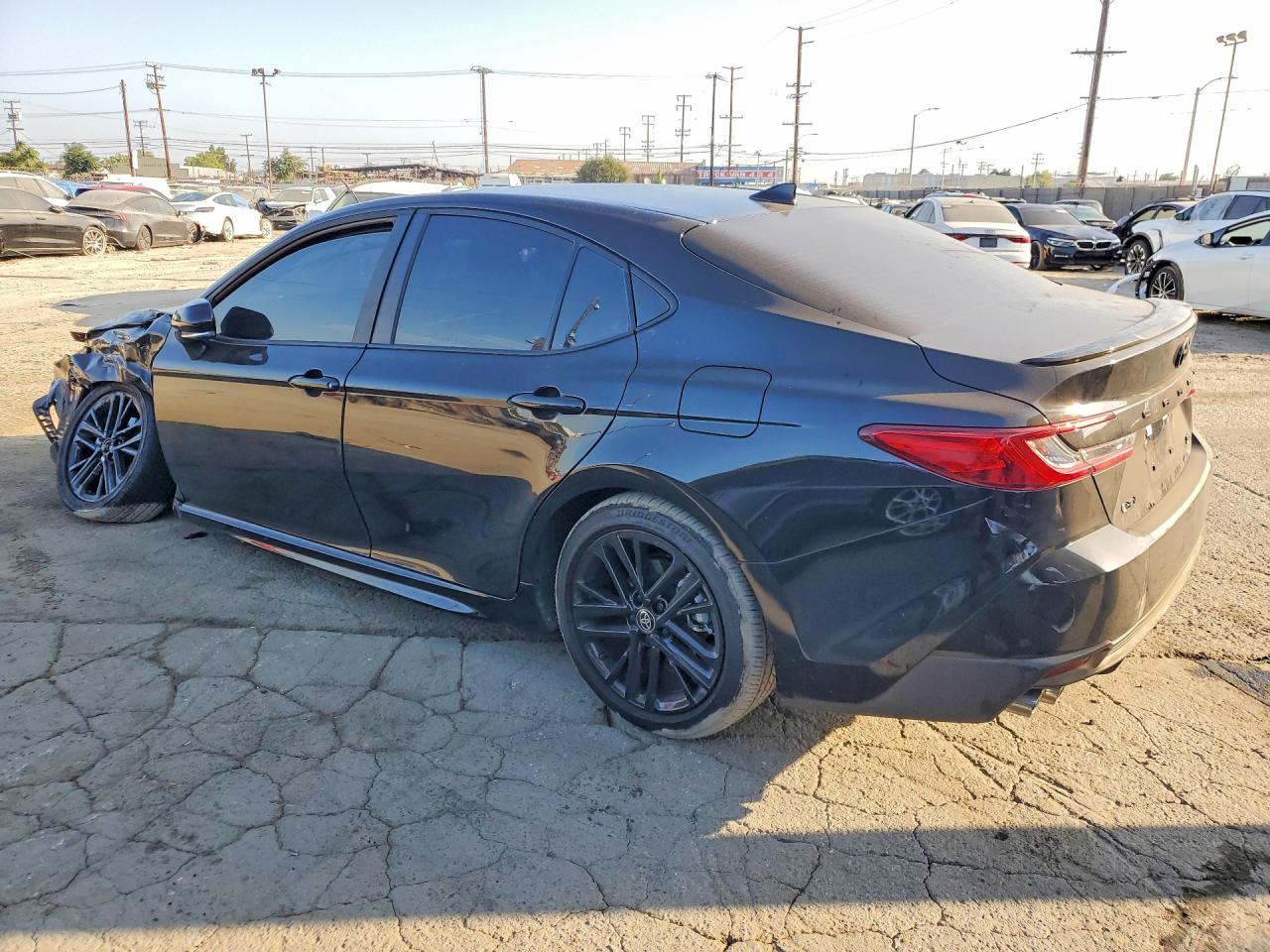 2026 TOYOTA CAMRY SE — снимка 2