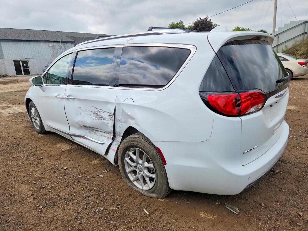 2020 CHRYSLER PACIFICA TOURING L — снимка 2