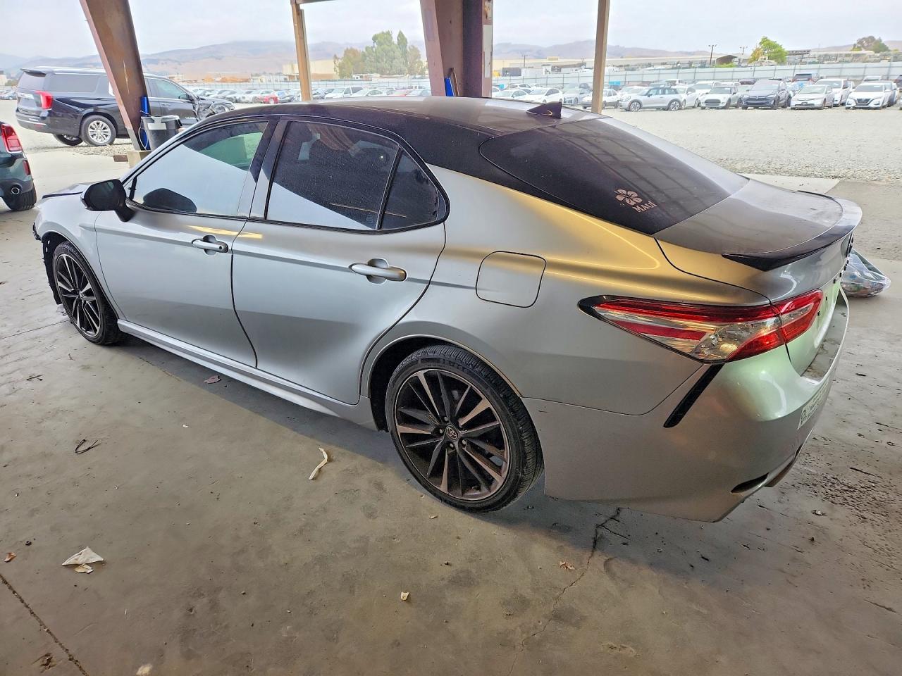 2020 TOYOTA CAMRY XSE — снимка 2
