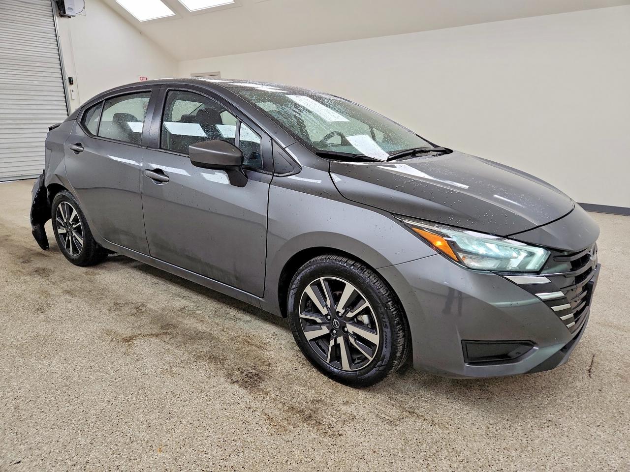 2025 NISSAN VERSA SV — снимка 4