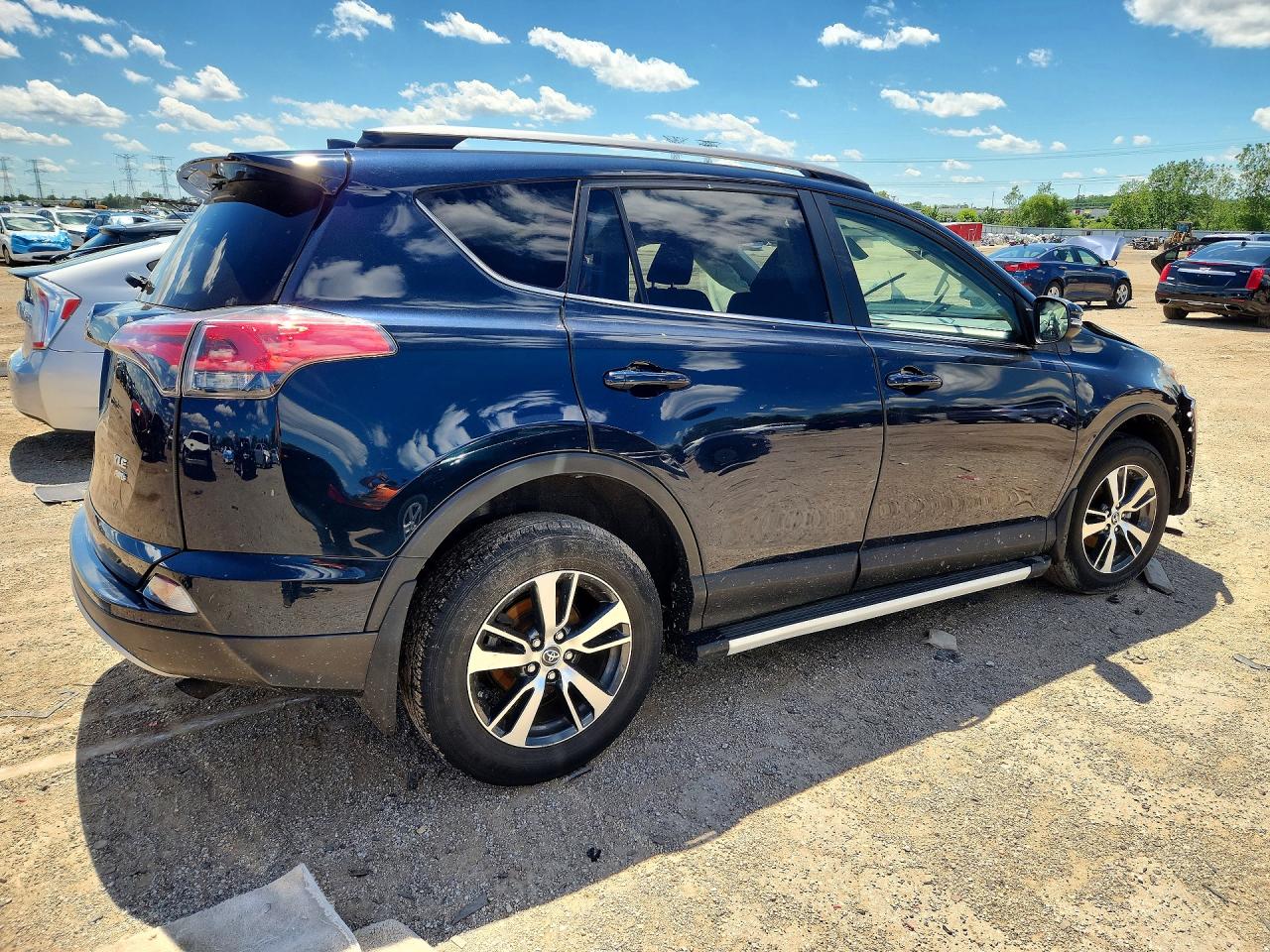 2018 TOYOTA RAV4 XLE — снимка 3