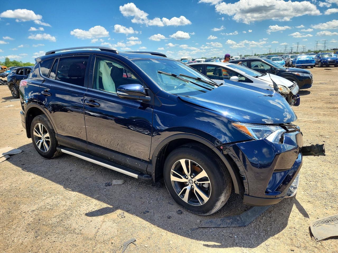 2018 TOYOTA RAV4 XLE — снимка 4