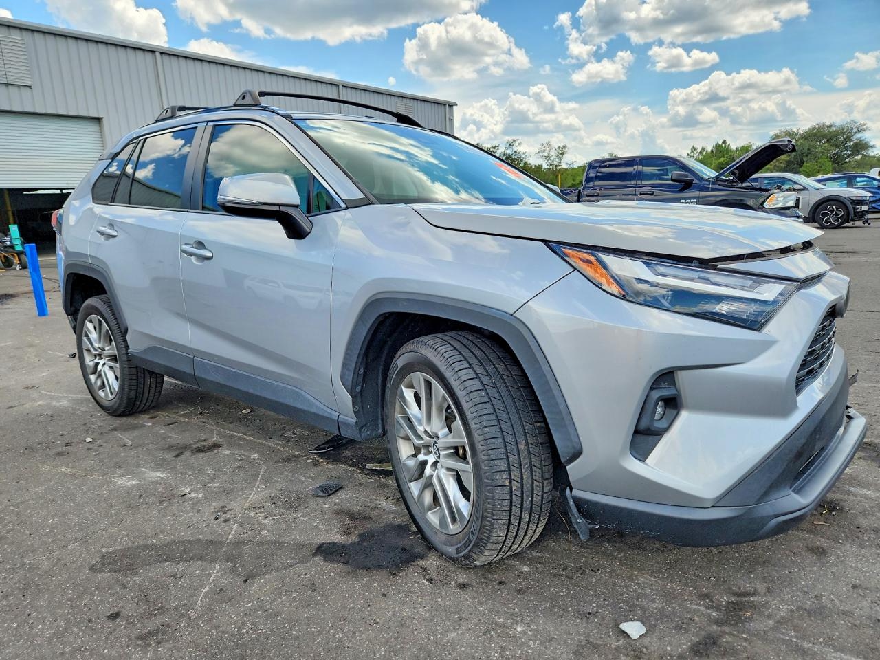 2022 TOYOTA RAV4 XLE PREMIUM — снимка 4